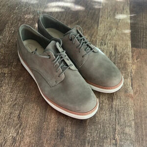 Clarks Derby Lace-Up Olive Green Nubuck loafer dress shoes